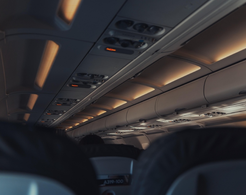 Why Airplane Window Has Small Hole-1-2-3-4