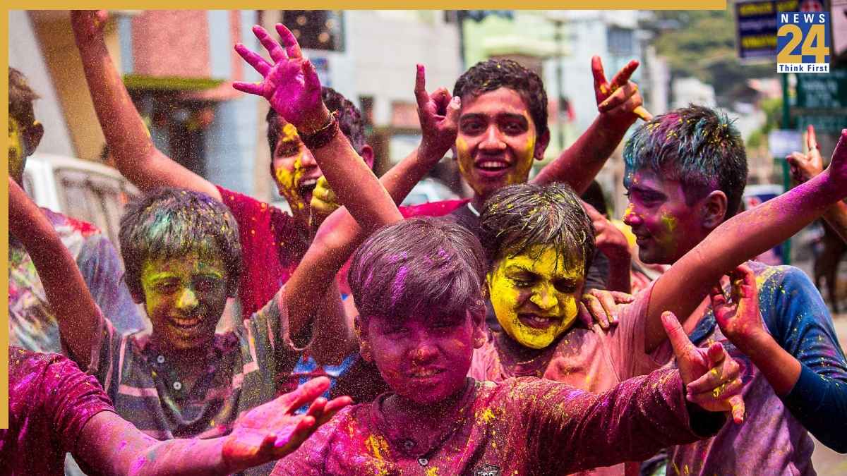 Holi Colours Removal Tips: होली का जिद्दी रंग नहीं उतर रहा? आजमाएं ये आसान ट्रिक्स, तुरंत दिखेगा फर्क