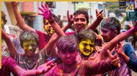 Holi Ke Baad Jiddi Rang Kaise Hataye