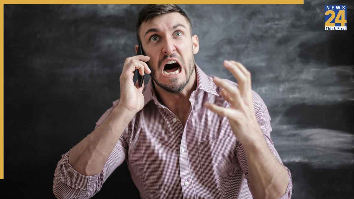 हर बात पर आता है गुस्सा? इन Vitamins की कमी हो सकती है सबसे बड़ी वजह