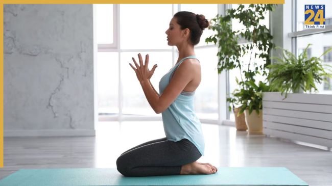 Khane Ke Baad Vajrasana Me Baithna