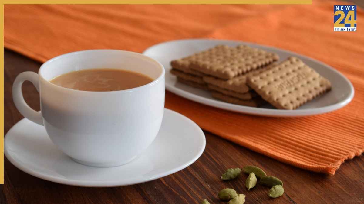 दूध की चाय में गुड़ डालकर पीने से क्या होता है? जानिए सेहत के लिए कितना खतरनाक है