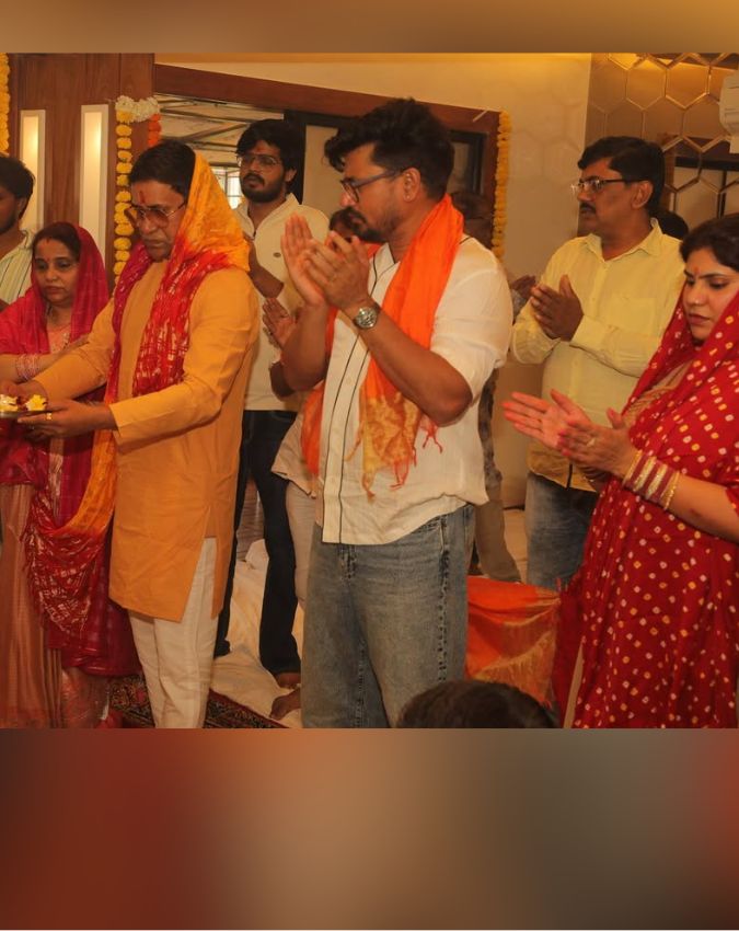 Nirahua Dinesh Lal Yadav Real Wife-1-2-3-4-5-6-7