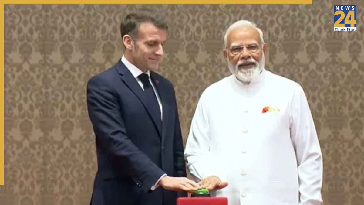 PM Modi Emmanuel Macron meeting (2)