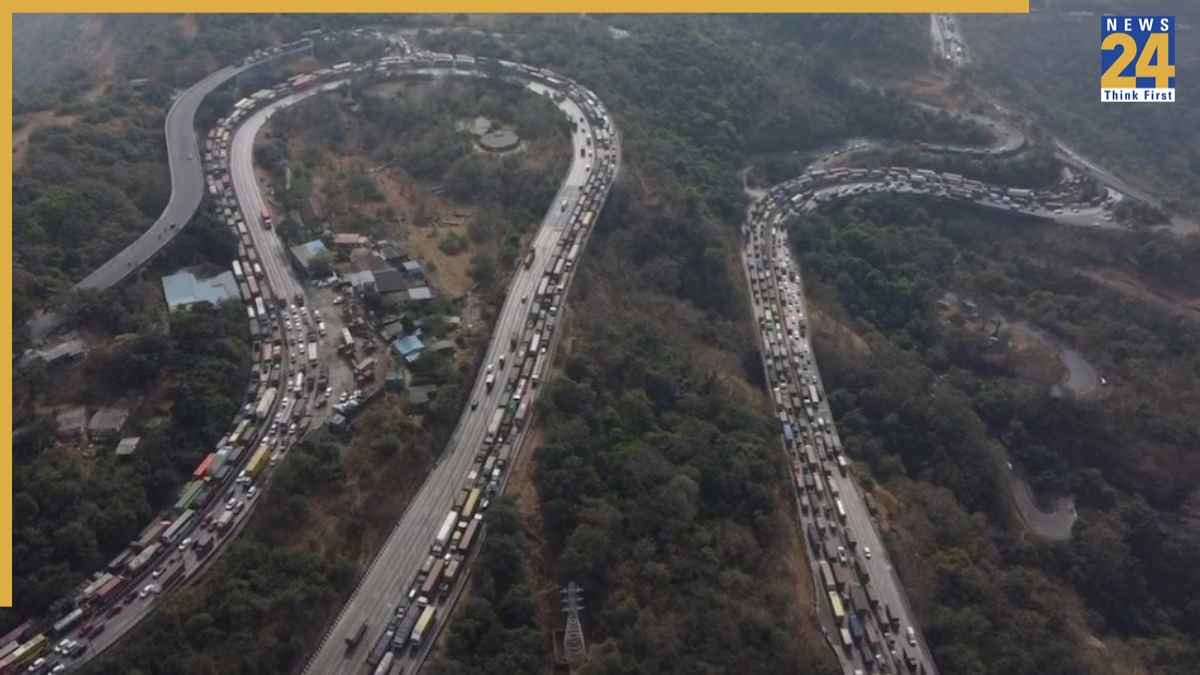 PUNE MUMBAI EXPRESSWAY