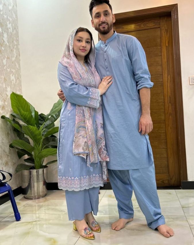 Salman Ali Agha Wife Sabba Manzer -1-2