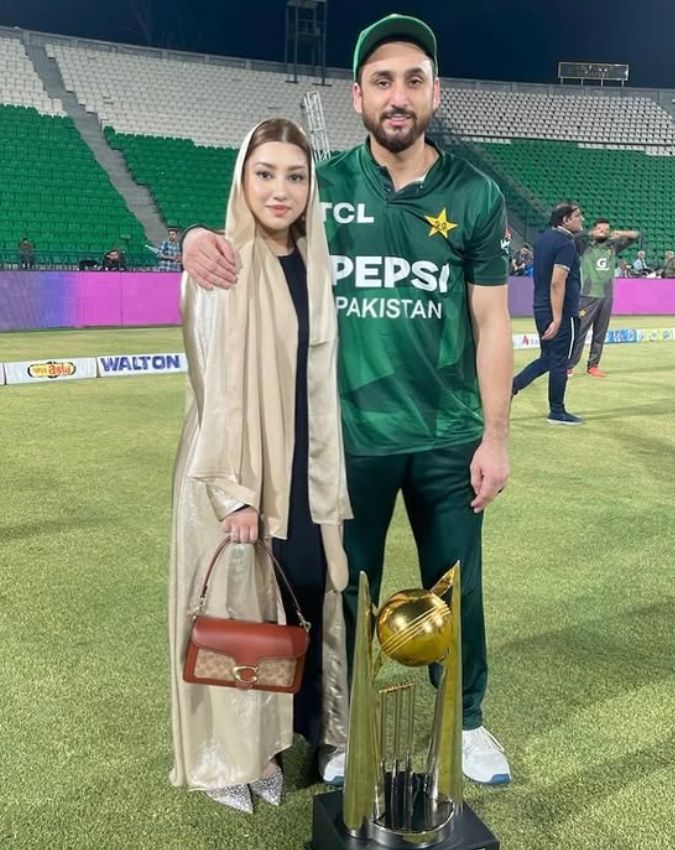 Salman Ali Agha Wife Sabba Manzer -1-2-3-4