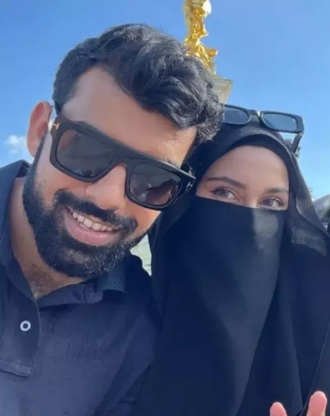 Shadab Khan Wife -1-2