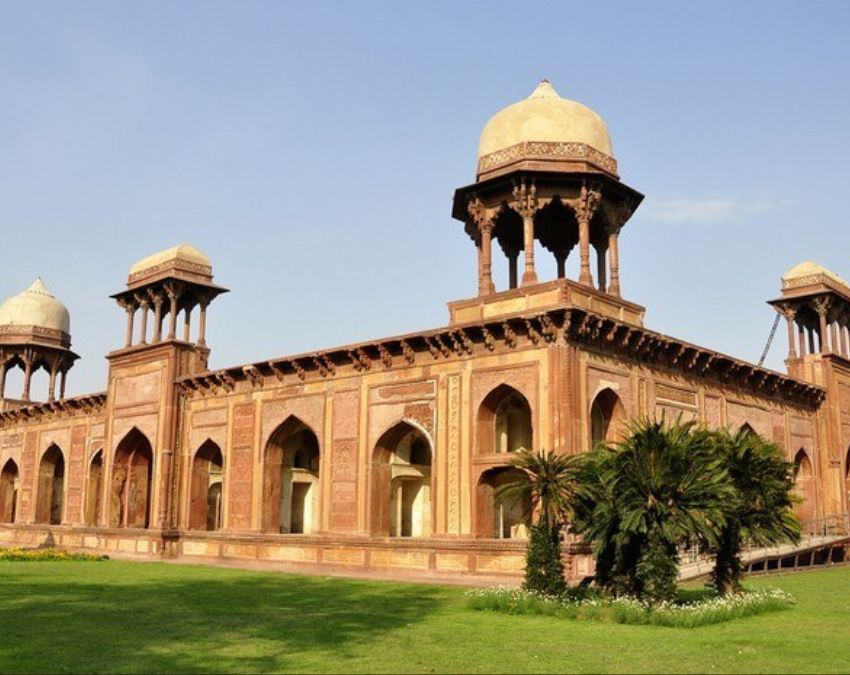 Jodha Bai Ko Kaha Dafnaya Gaya Hai Jodha Bai Ko Kaha Dafnaya Gaya Hai-1-2-3-4