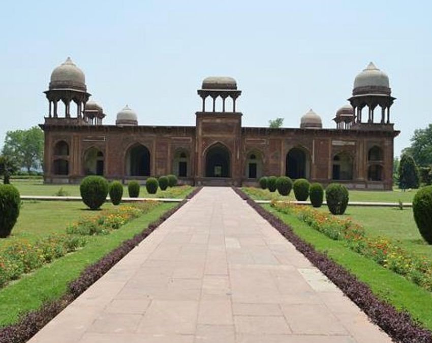 Jodha Bai Ko Kaha Dafnaya Gaya Hai Jodha Bai Ko Kaha Dafnaya Gaya Hai-1-2-3