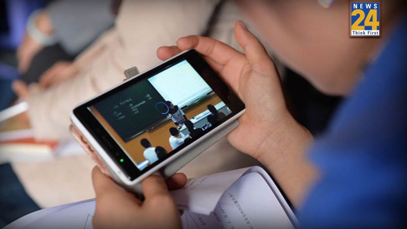up-women-commission-ban-mobile-online-classes-children