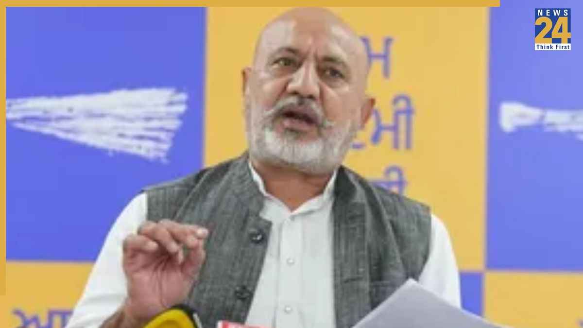 नशे के ठिकाने बताकर नशा तस्करों को प्रोमोट कर हैं सांसद चरणजीत चन्नी: बलतेज पन्नू