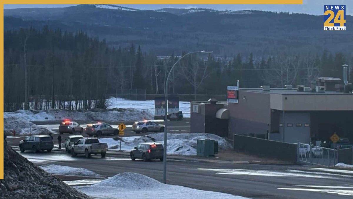 ब्रेकिंग न्यूज़ : कनाडा में स्कूल में फायरिंग, 9 की मौत ब्रेकिंग न्यूज़ : कनाडा में स्कूल में फायरिंग, 9 की मौत