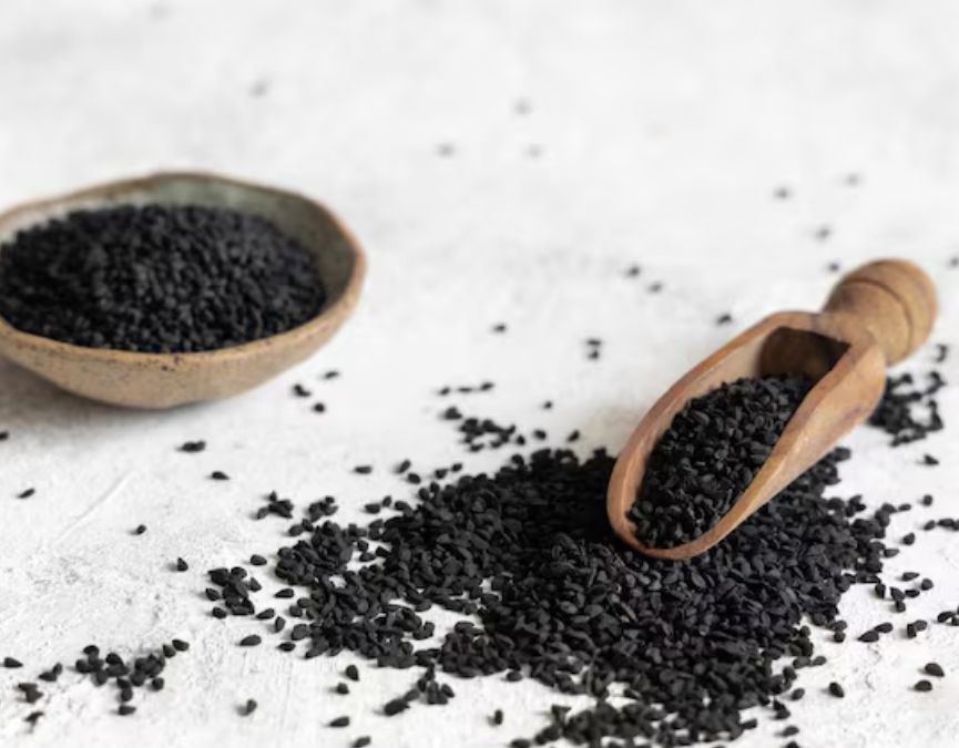 Image Source Freepik वजन घटाने से लेकर ब्लड शुगर कंट्रोल तक, कलौंजी के फायदे कर देंगे हैरान-1-2-3-4-5-6