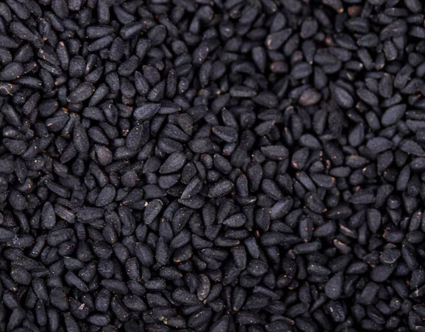 Image Source Freepik वजन घटाने से लेकर ब्लड शुगर कंट्रोल तक, कलौंजी के फायदे कर देंगे हैरान-1-2-3-4-5