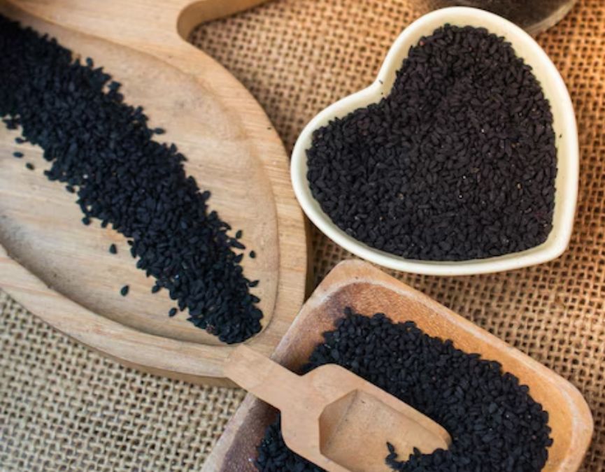 Image Source Freepik वजन घटाने से लेकर ब्लड शुगर कंट्रोल तक, कलौंजी के फायदे कर देंगे हैरान-1-2-3