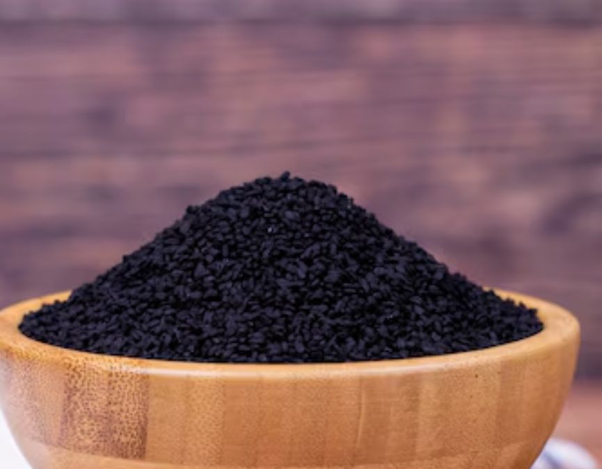 Image Source Freepik वजन घटाने से लेकर ब्लड शुगर कंट्रोल तक, कलौंजी के फायदे कर देंगे हैरान-1-2