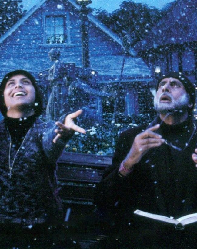 Amitabh Bachchan First Kissing Scene-1-2-3-4-5