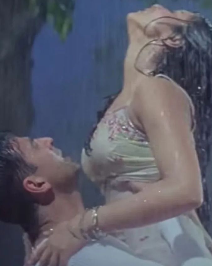 21 years Old Romantic Song Barsaat-1-2-3