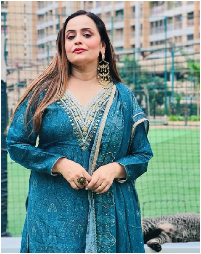 Vaishnavi Macdonald-1-2-3