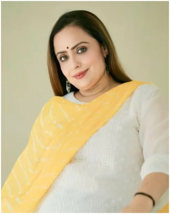 Vaishnavi Macdonald-1-2