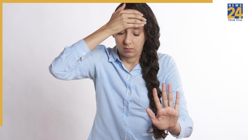 Why Darkness Comes In Front Of Eyes When Standing Up Why Darkness Comes In Front Of Eyes When Standing Up-1