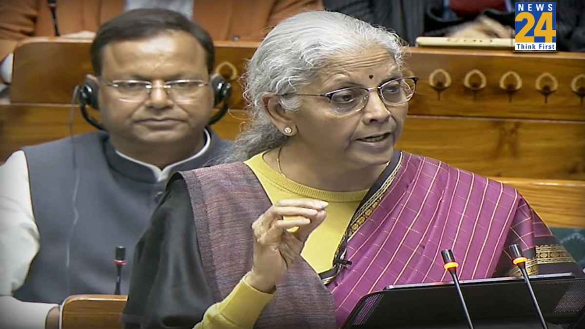 US टैरिफ का तोड़ है बजट 2026! केंद्र सरकार ने इम्पोर्ट पर घटाई ड्यूटी; जानिए कैसे भारत को होगा फायदा