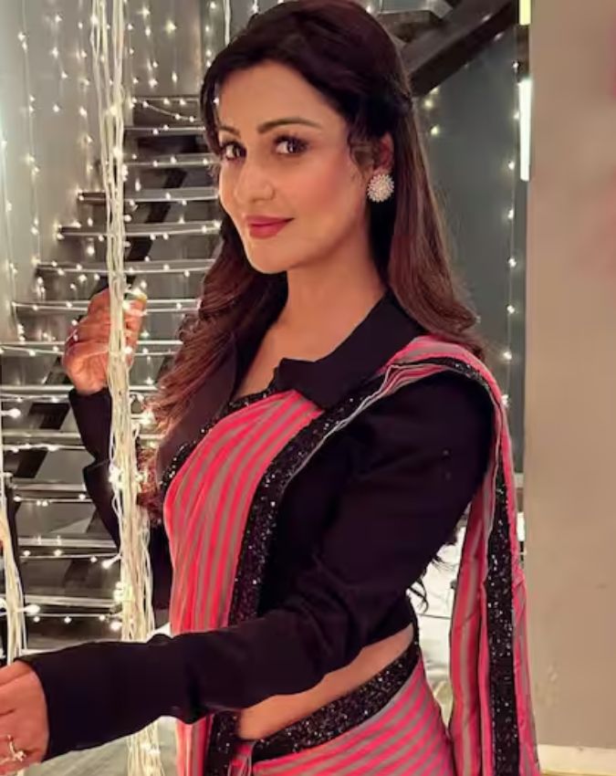 stars left bhojpuri-1-2-3-4-5-6