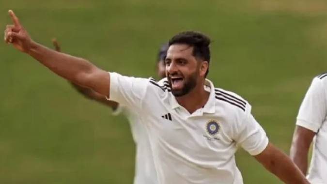 Auqib Nabi-1-2-3-4-5-6-7-8