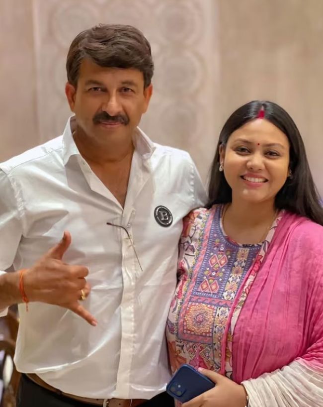 Bhojpuri stars married twice-1-2-3-4