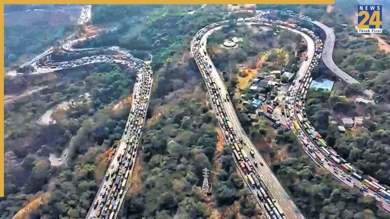 mumbai pune traffic jam -1