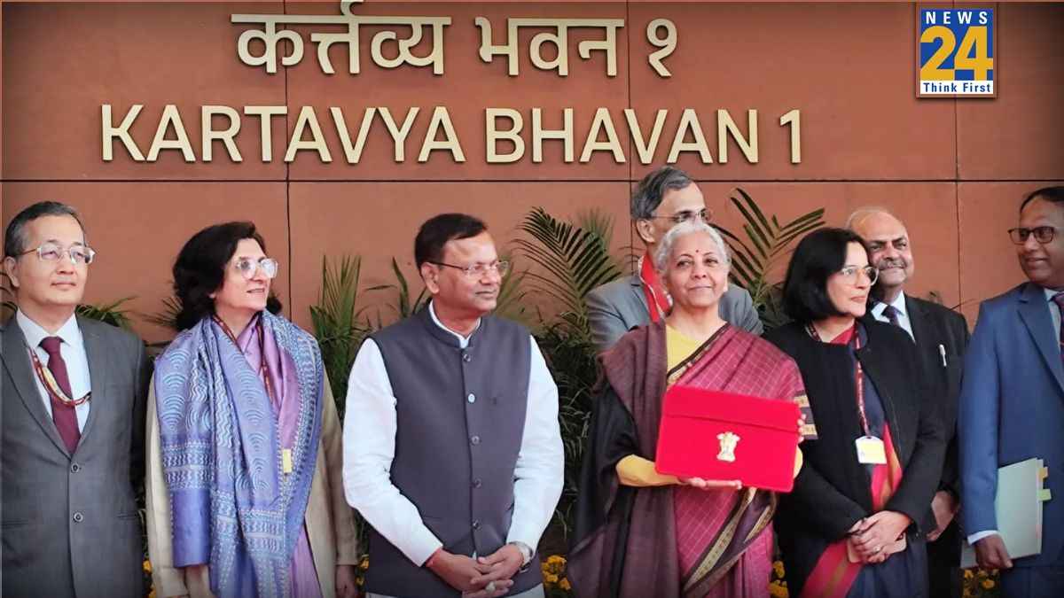 Budget 2026: बजट भाषण शुरू, न‍िर्मला सीतारमण ने कुछ इस अंदाज में शुरू क‍िया भाषण