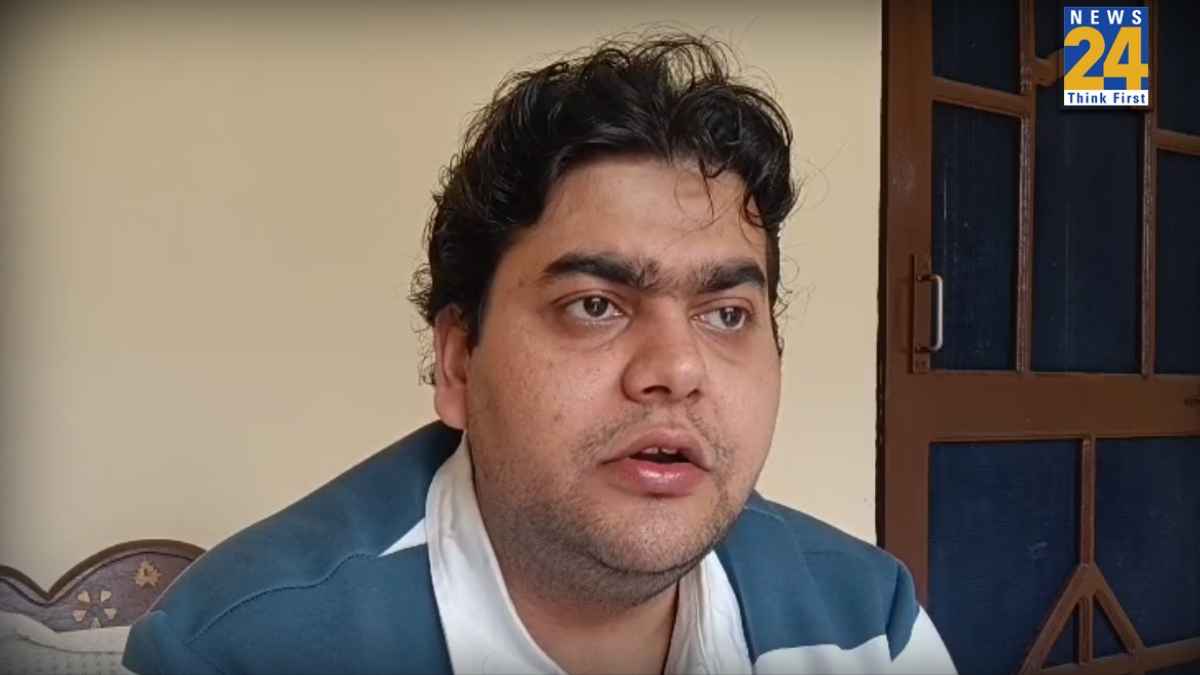 20 दिन अमेरिकी कोस्ट गार्ड की हिरासत में रहने के बाद सुरक्षित घर लौटे रक्षित, परिवार ने ली राहत की सांस