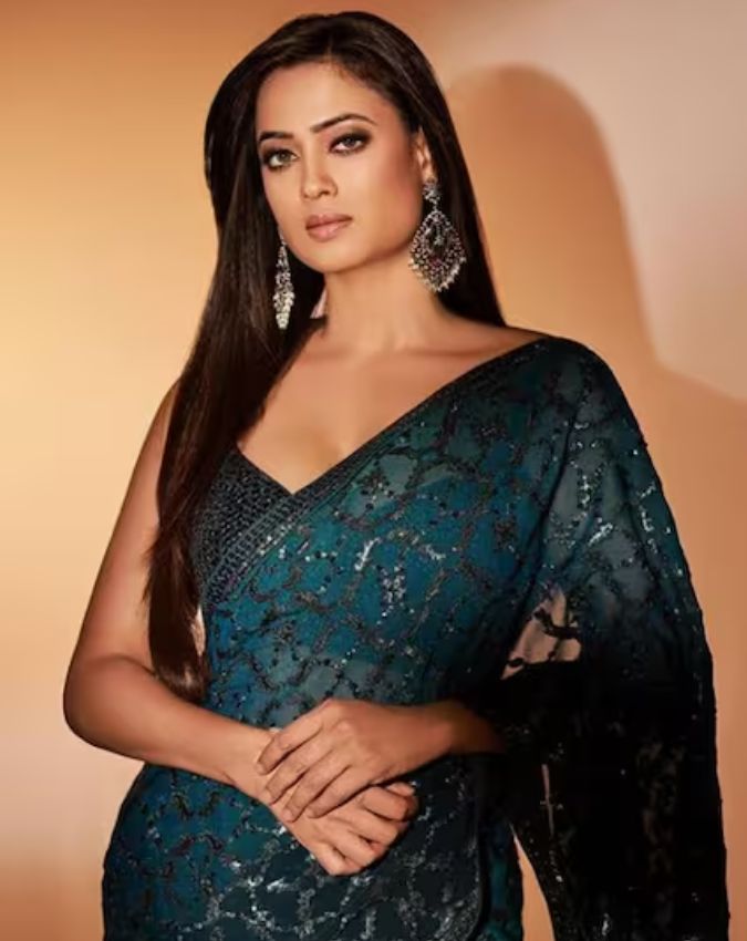 stars left bhojpuri-1-2