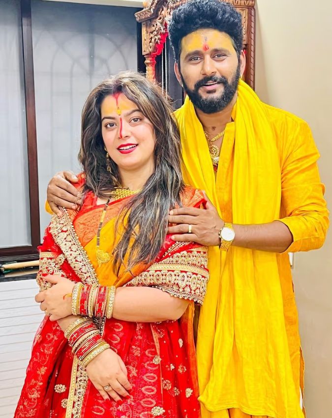 Bhojpuri stars married twice-1-2-3-4-5-6