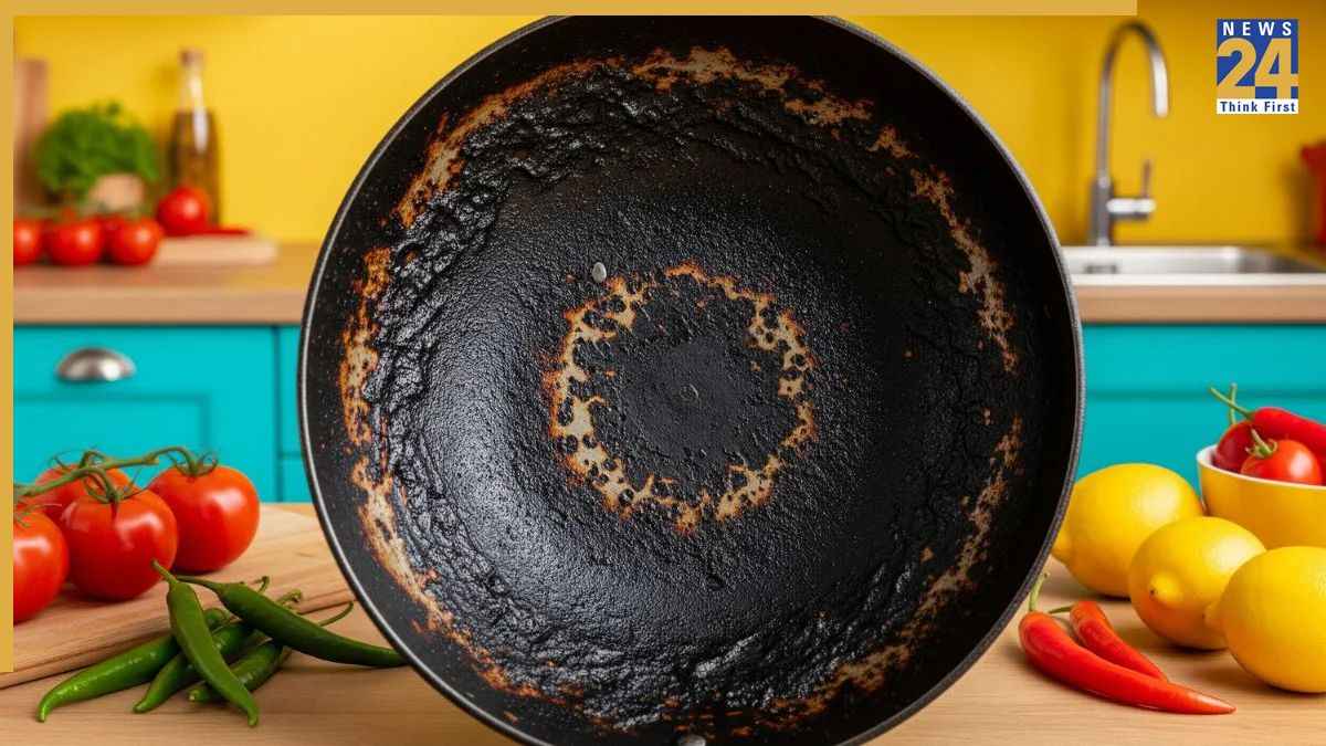 Kitchen Hacks: खाना बनाते वक्त जल गई कड़ाही? आजमाएं ये आसान हैक्स, 5 मिनट में हो जाएगा काम
