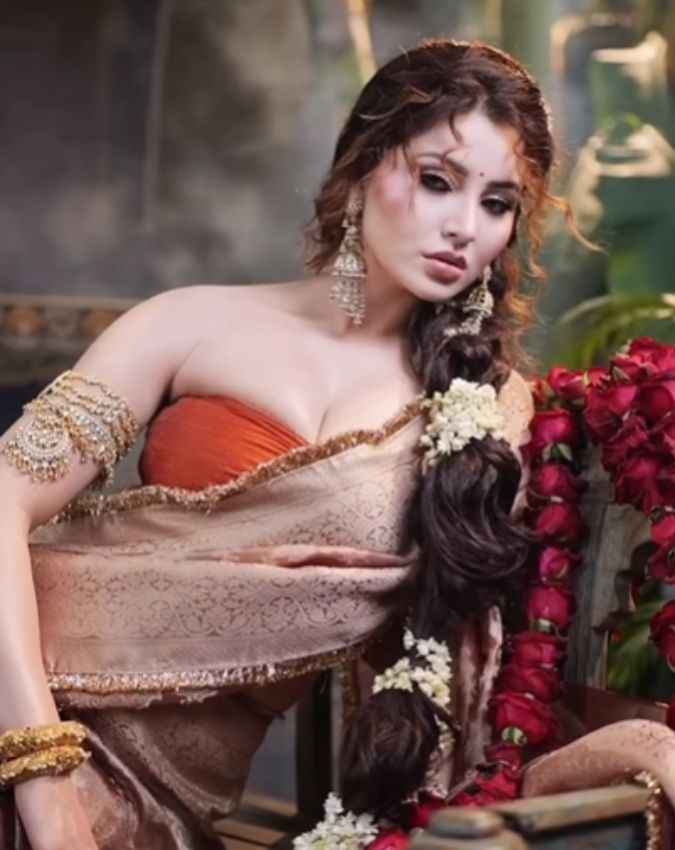 उर्वशी का नया लुक