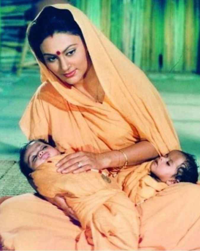 मनोरंजन नहीं, बल्कि आस्था का विषय