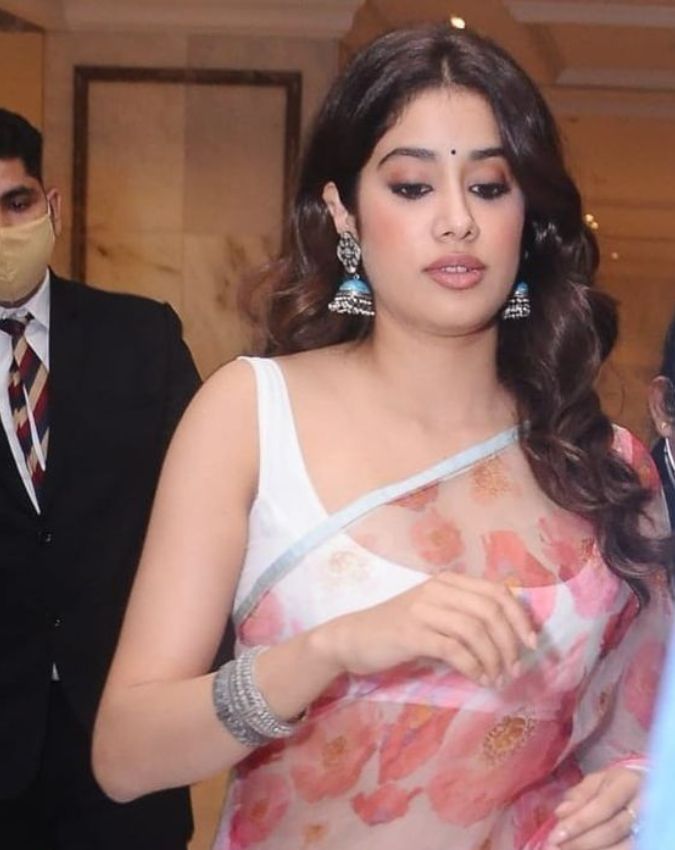 Janhvi Kapoor Net Worth-1-2-3-4-5-6