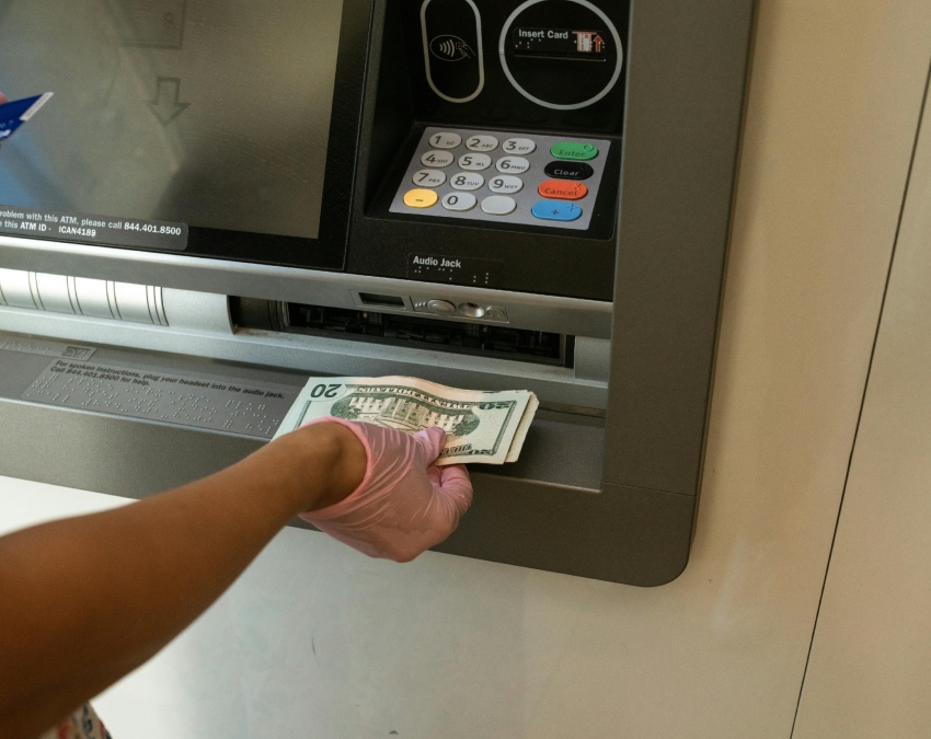 ATM Me Kitna Cash Hota Hai-1-2