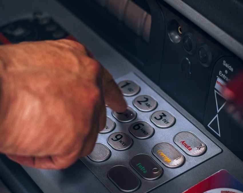 एक ATM में कुल कितने नोट आ सकते हैं