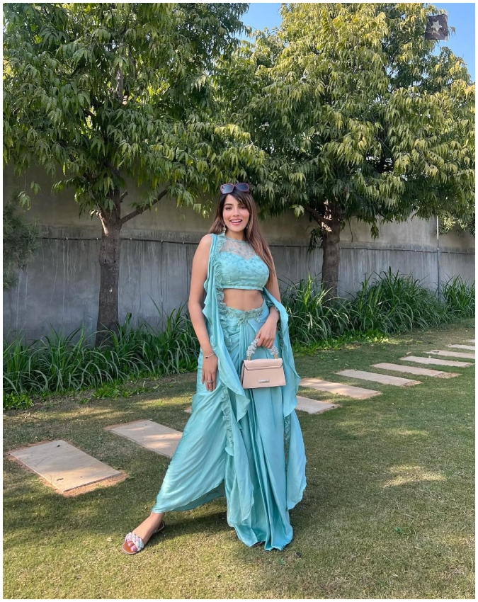 Aditi Hundia-1-2-3-4-5-6