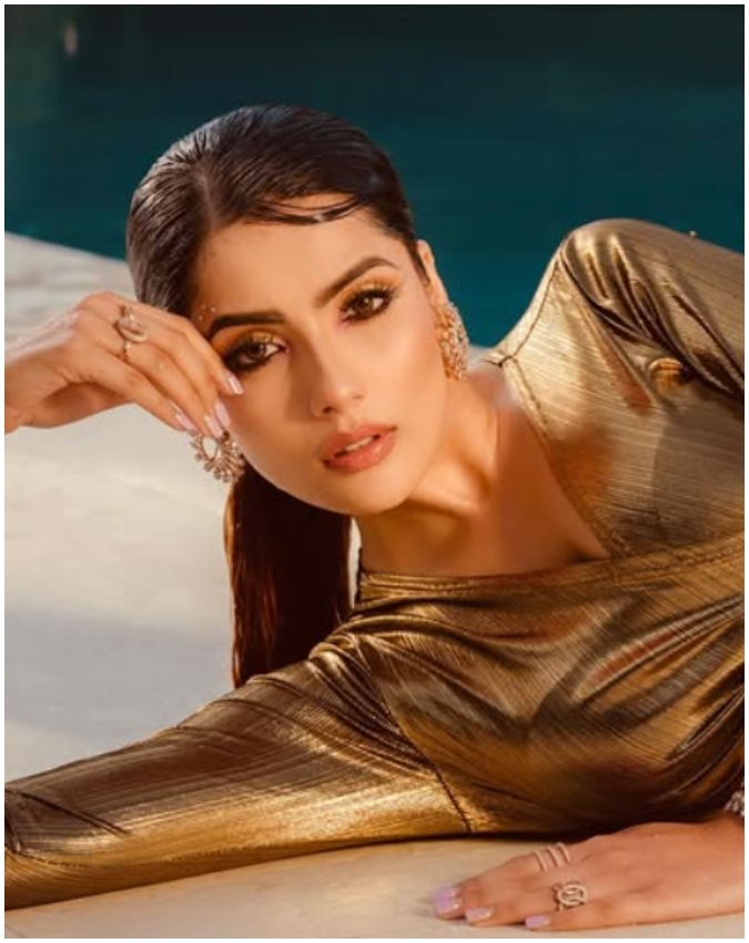 Aditi Hundia with Ishan Kishan-1-2-3-4