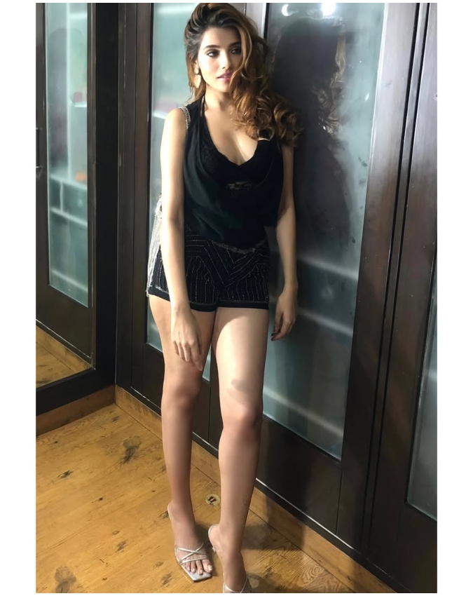 Aditi Hundia-1-2-3-4-5