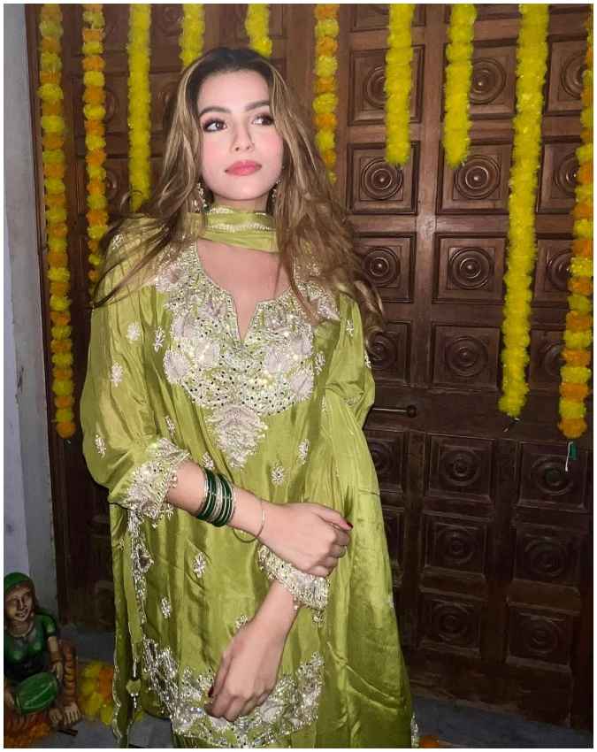 अदिती का ट्रेडिशनल लुक 