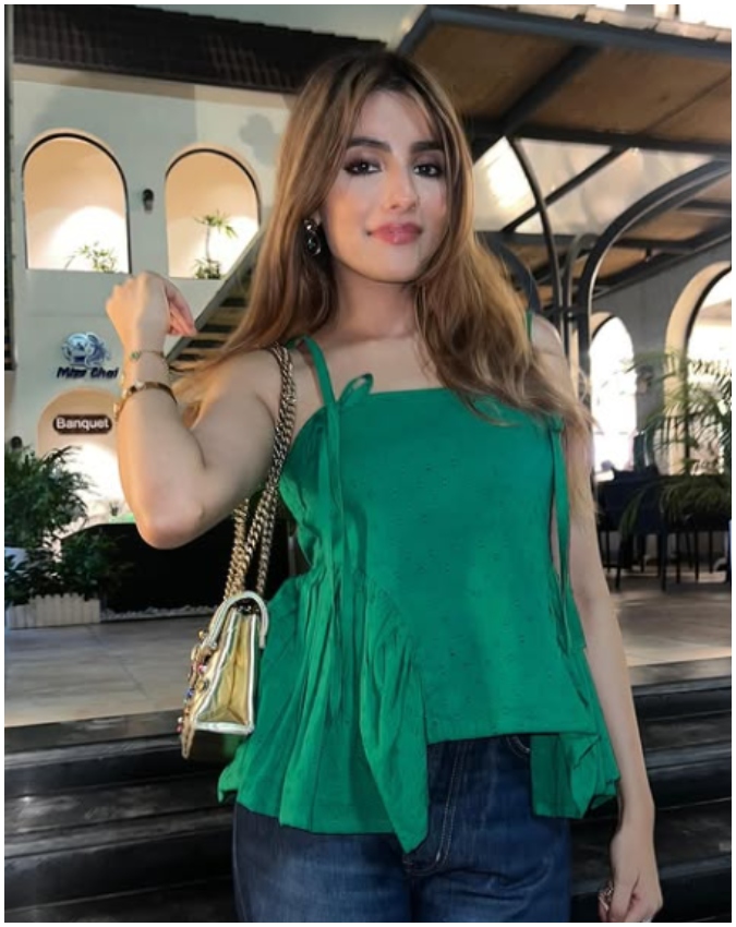 Aditi Hundia with Ishan Kishan-1-2-3-4-5-6-7