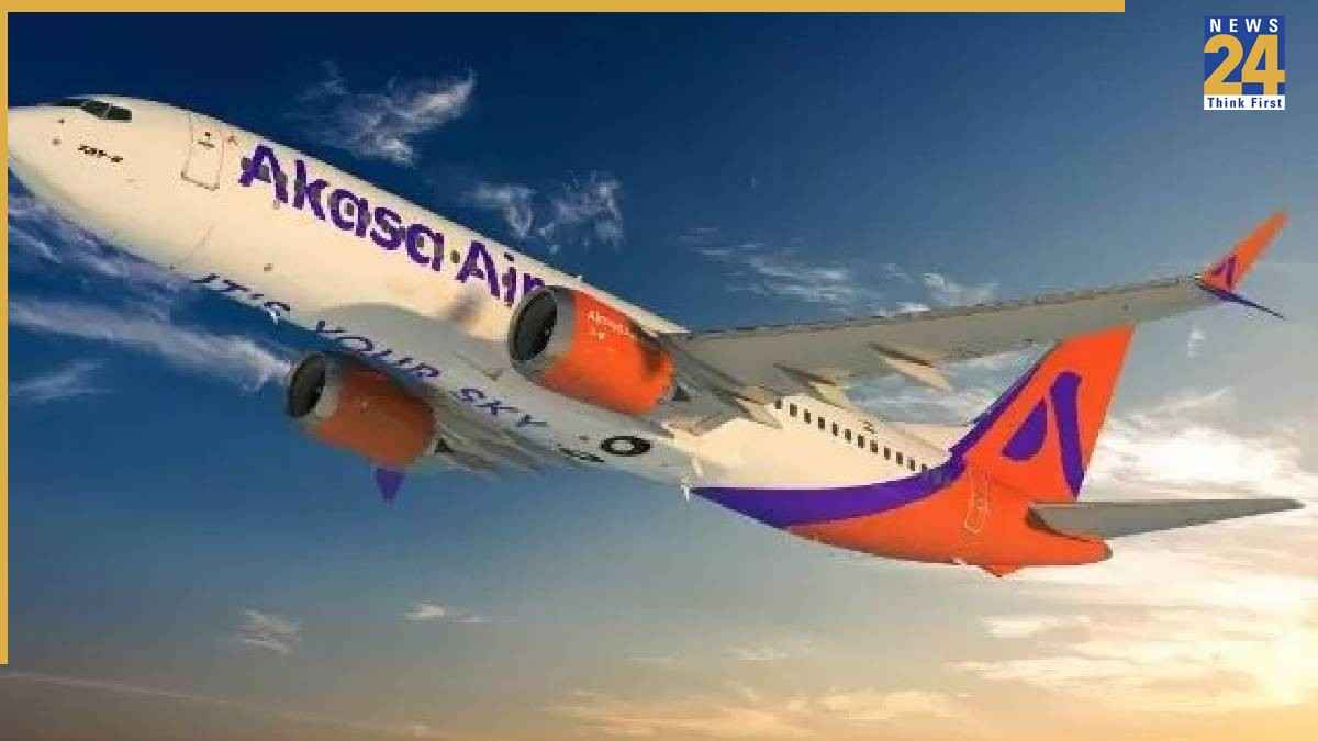 Akasa Air passenger smoking