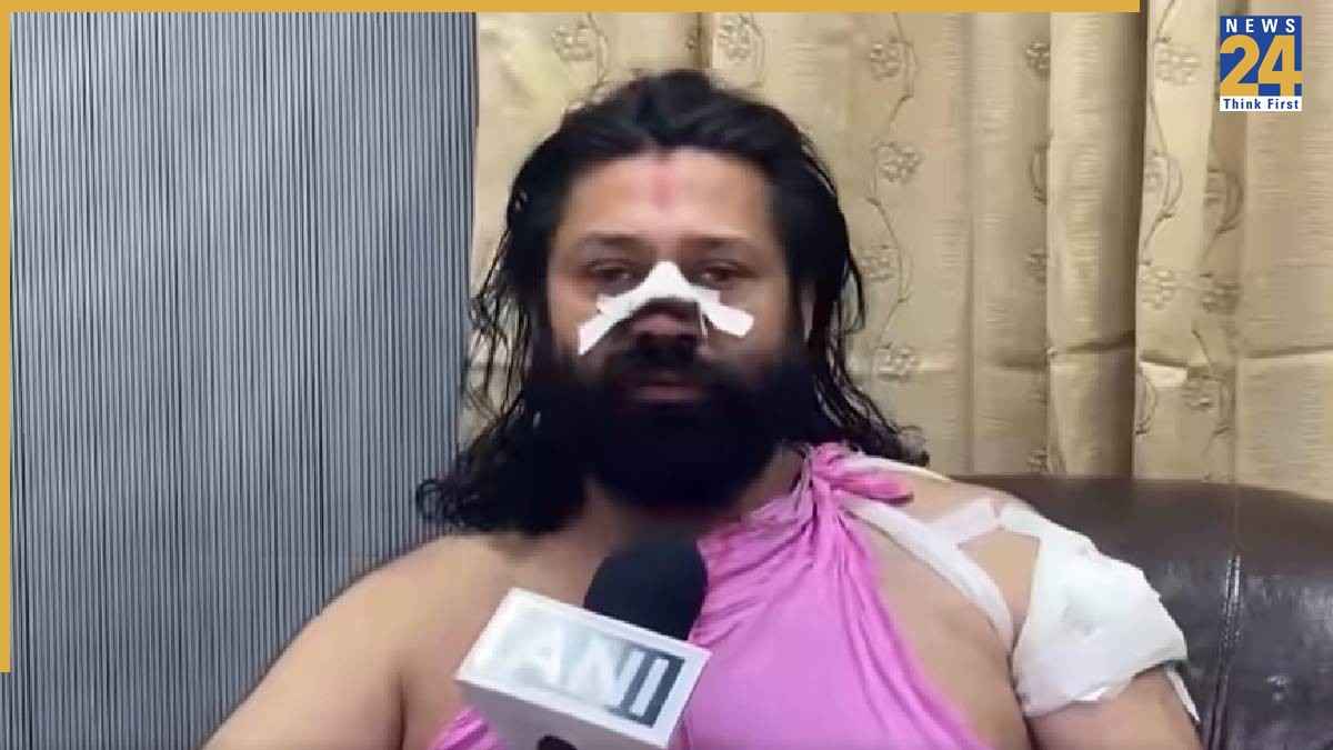 आशुतोष ब्रह्मचारी ने टॉयलेट में खुद लगाया चीरा? श्रीकृष्ण जन्मभूमि न्यास के अध्यक्ष के आरोप से पलटी कहानी