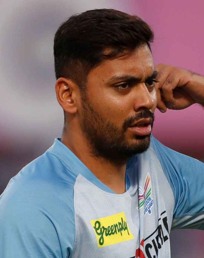 आवेश खान