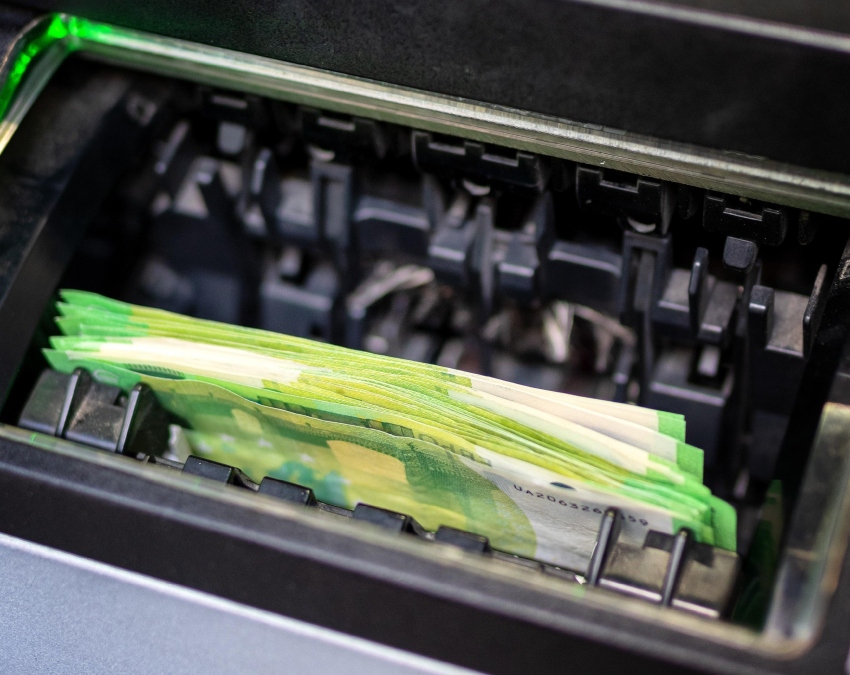 ATM Me Kitna Cash Hota Hai-1-2-3-4-5-6